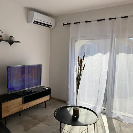 Petite Maison En Pierre
