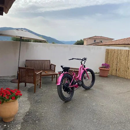 Petite Maison En Pierre Dom wakacyjny Afa