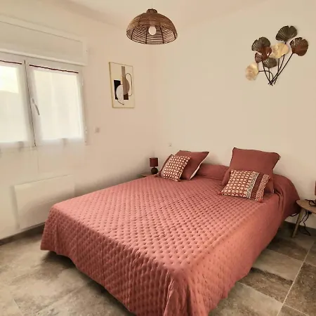 Dom wakacyjny Petite Maison En Pierre Afa