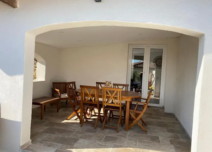 Petite Maison En Pierre Afa